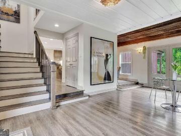 4 & 5 Northlake Circle