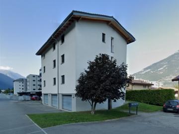 Charrat, Bezirk Martinach, Wallis - Parkplatz