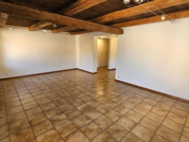 4.5 room apartment on 2 levels for rent in Vicques