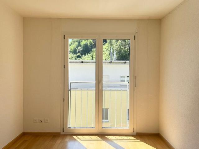 4.5 ROOM APARTMENT WITH SPACIOUS BALCONY AND VARIED UTILITY ROOMS