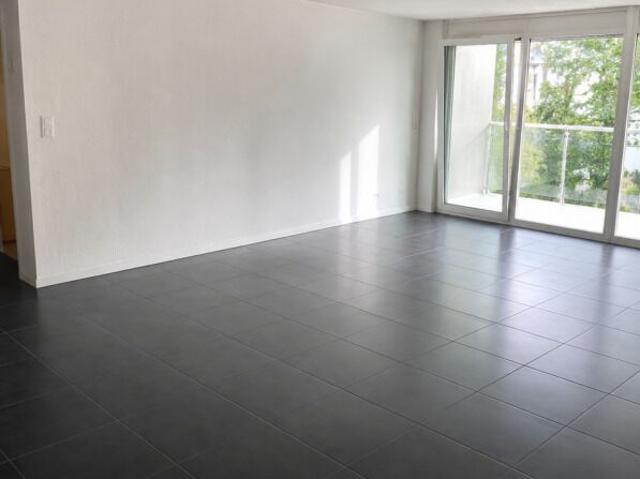 4.5 room ground floor apartment with winter garden and garden seating area