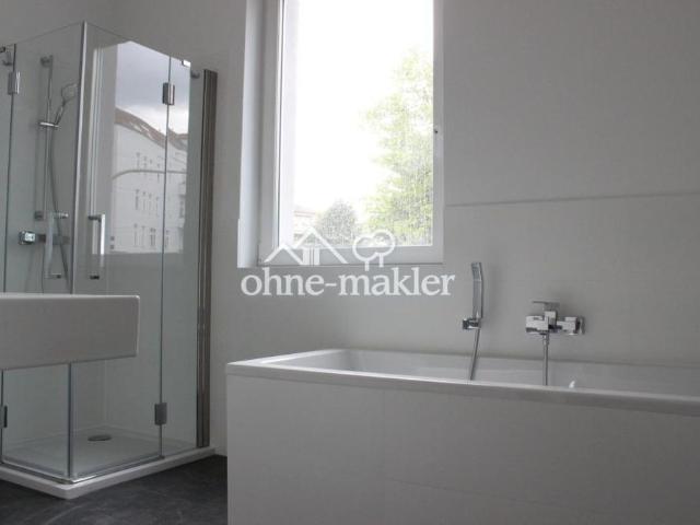 4,5 Zi Whg / gr. Wohnküche / Vollbad / Gäste WC / gr. Balkon / von privat in Berlin Johannisthal