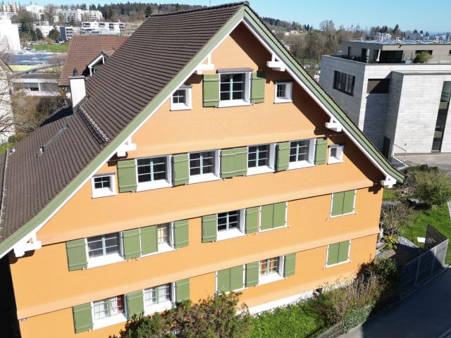 4.5 Zimmer Maisonettewohnung / kann auch als Büro genutzt werden