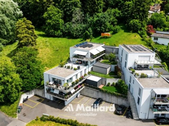 4,5 Zimmer mit einer riesigen Terrasse von 60 m² und Garten