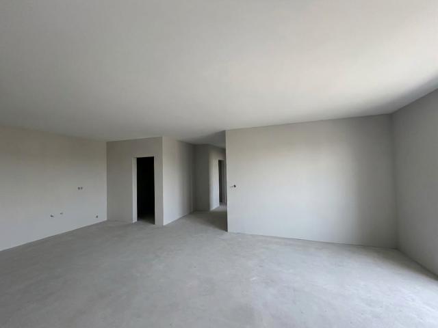 4.5 Zimmer Neubauwohnung mit Weitblick, 2. OG 102 m² & 18.8 m² Balkon