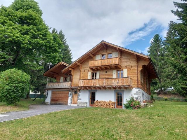 4.5 Zimmer Chalet in Crans Montana