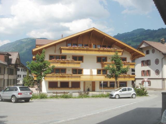 4.5 Zimmer Dachwohnung mit Bergblick in Zweisimmen