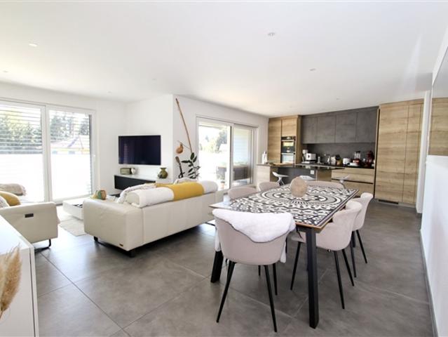 4,5 Zimmer Dachgeschoss, Licht, Natur und zeitgenössische Eleganz