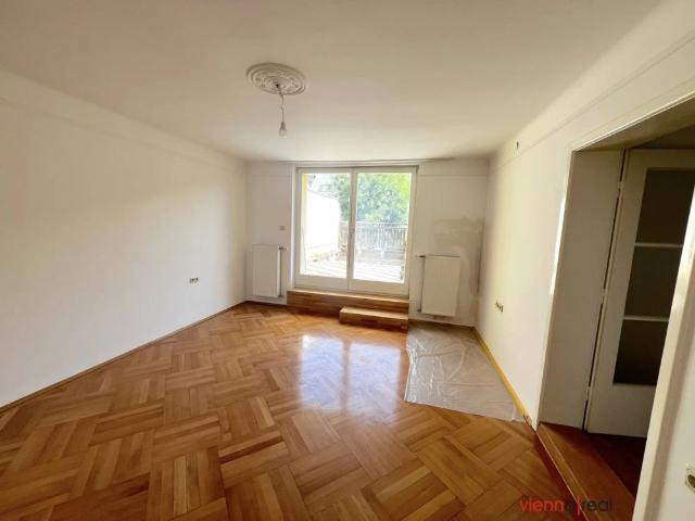 4,5 Zimmer Dachgeschossetage mit großer Terrasse und Kellerabteil