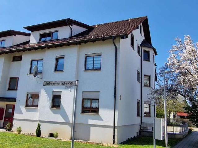 4,5 Zimmer Dachgeschosswohnung mit Süd Balkon + Tiefgaragenstellplatz, Crailsheimi