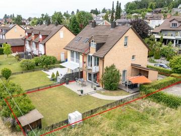 4.5 Zimmer Eckhaus mit Ausbaupotenzial, grossem Garten und steuergünstiger Wohnlage in Seuzach