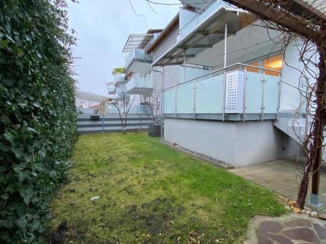 4,5 Zimmer Erdgeschosswohnung mit Garten & Garage * 122 qm * inkl. EBK * Bj. 2013 * Gebäude A
