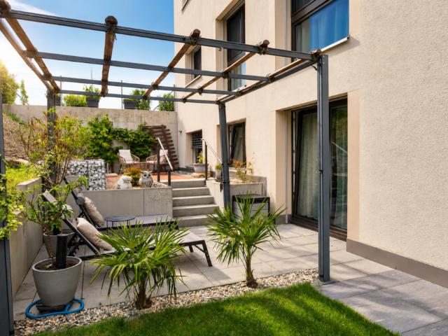4.5 Zimmer Gartenwohnung mit Stil und Weitblick am Dorfrand von Inwil