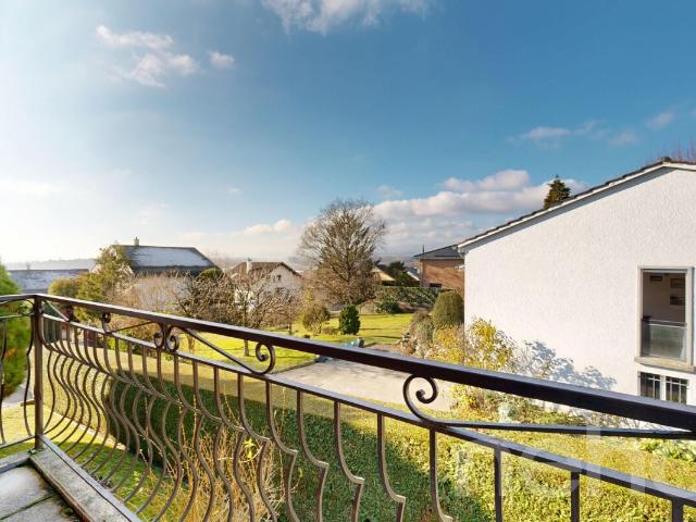 4,5 Zimmer Haus mit Blick auf die Alpen, komplettes Renovierungsprojekt möglich