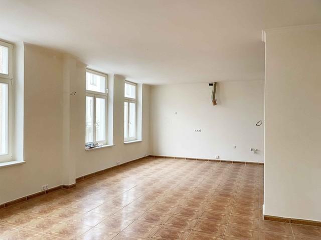 4 5 Zimmer im Maisonettestil. Ganz individuell mit 2,5 Bädern und kleiner Terrasse im Bebelviertel