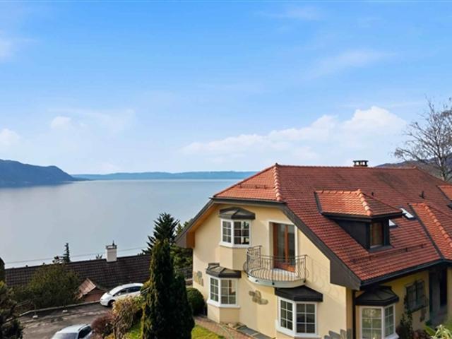 4,5 Zimmer von je 147 m² mit großer Terrasse und privatem Garten