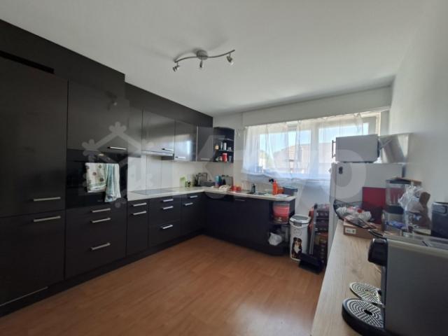 4.5 ZIMMER WOHNUNG 1. STOCK MIT SEEBELIETUNG