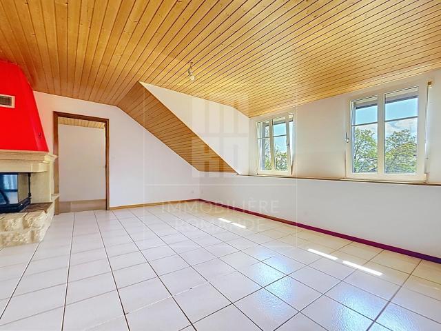 4,5 Zimmer Wohnung auf dem Dachboden mit großem, nach Süden ausgerichtetem Balkon