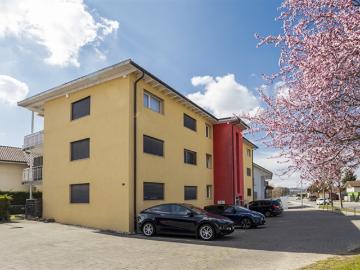 4,5 Zimmer Wohnung im Erdgeschoss ÖSTLICH mit Garten