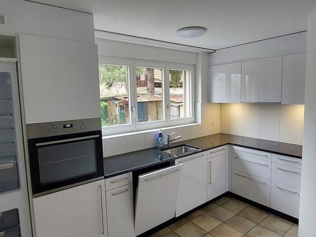 4.5 Zimmer Wohnung im Erdgeschoss zu vermieten