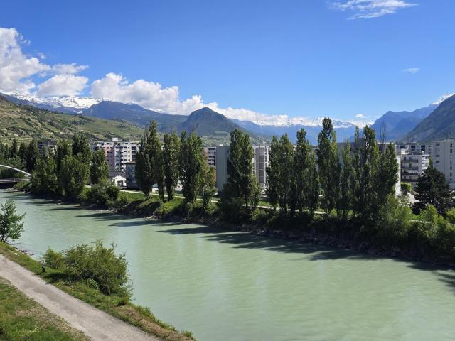 4,5 Zimmer Wohnung in Sion im 5. und letzten Stock am Ufer der Rhône: komfortabel, erfrischend und einzigartig
