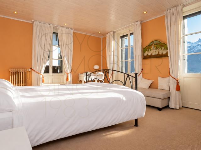 4.5 Zimmer Wohnung in renoviertem ehemaligen Hotel, Zentrum von Gryon