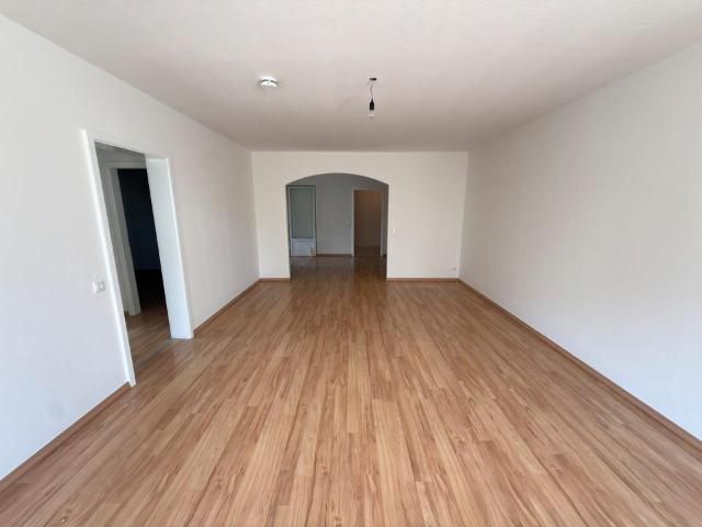 4,5 Zimmer Wohnung,Offenbach Bieber,hohe Rücklagen,Garage extra