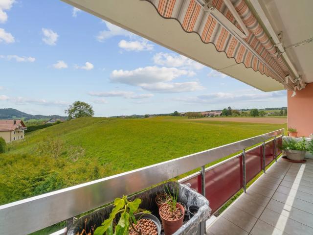 4,5 Zimmer Wohnung mit offenem Blick auf die Landschaft