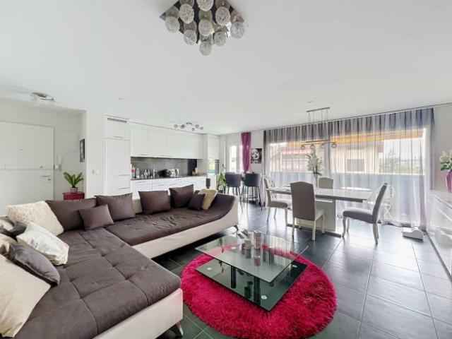 4.5 Zimmer Wohnung mit Balkon