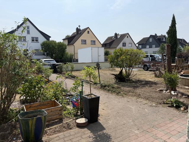4,5 Zimmer Wohnung mit Balkon, Gartenmitbenutzung und 110qm Wohnfläche