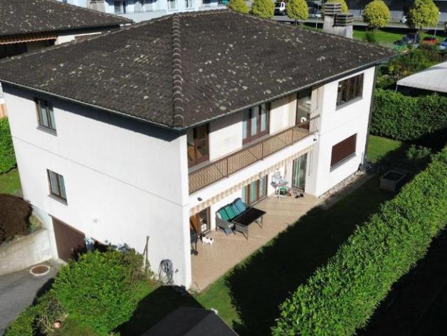 4,5 Zimmer Wohnung mit Garage im Doppeleinfamilienhaus
