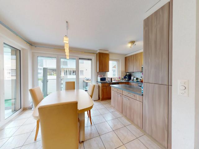 4,5 Zimmer Wohnung mit Garagenstellplatz in Châteauneuf Conthey