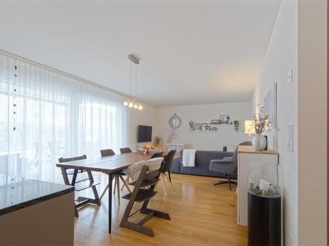 4.5 Zimmer Wohnung mit grossem Sitzplatz