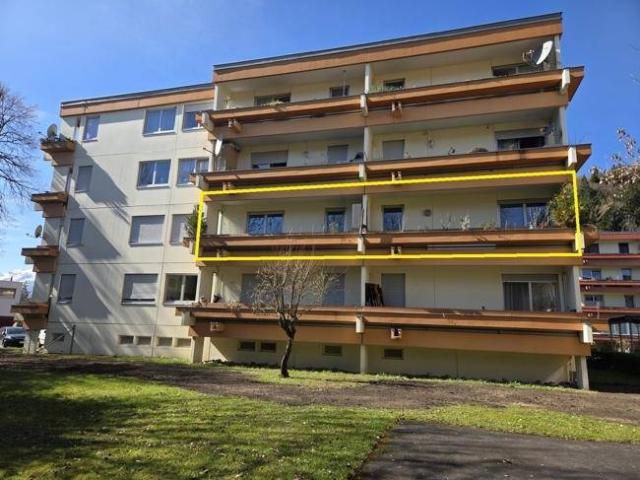 Neuer Preis: 4,5 Zimmer Wohnung mit großzügigem Balkon sowie Loggia und Tiefgaragenplatz