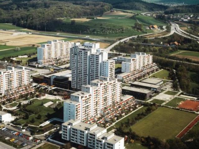 4.5 Zimmer Wohnung mit Klimaanlage und Weitblick im Liebrüti