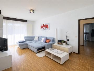 4,5 Zimmer Wohnung mit Pool in Morbio Inferiore