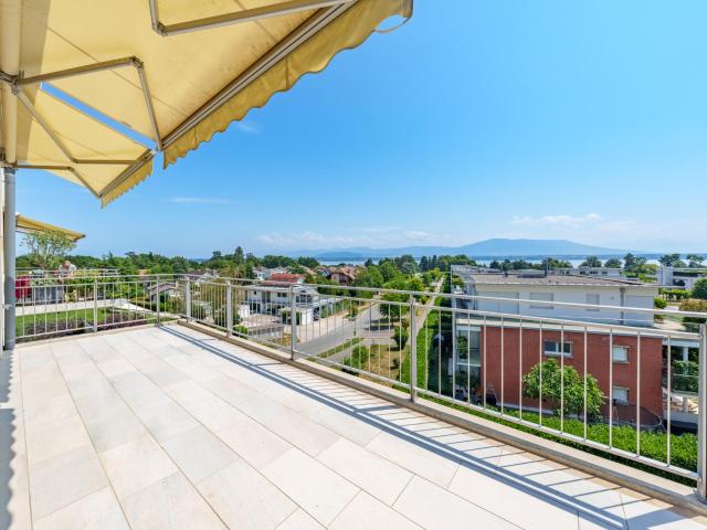 4,5 Zimmer Wohnung mit Seeblick in Coppet