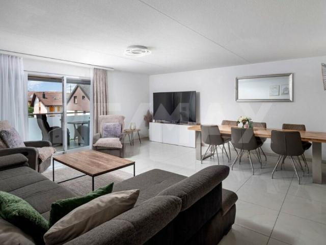 4.5 Zimmer Wohnung mit sonnigem Balkon und hochwertiger Ausstattung in Buttikon SZ zu kaufen!