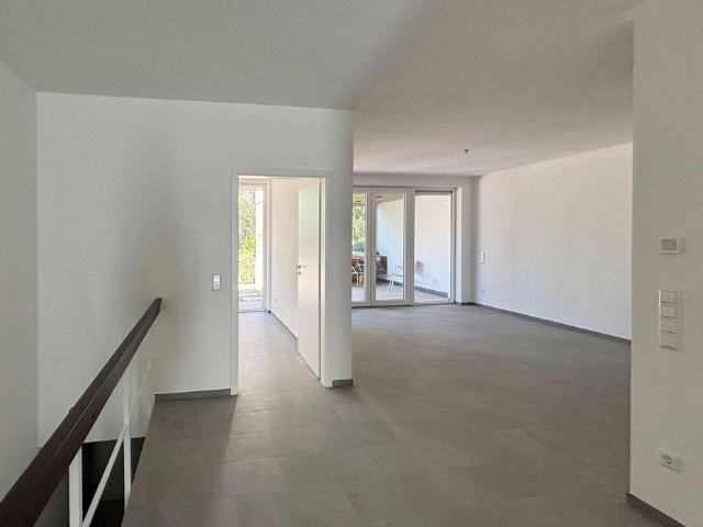 4,5 Zimmer Wohnung mit Terrasse, Loggia und Kamin