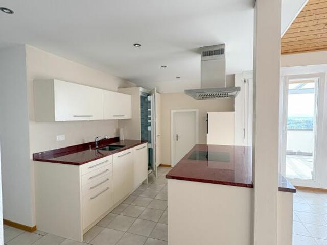 4.5 Zimmer Wohnung mit traumhafter Aussicht und 170 m² Nutzfläche