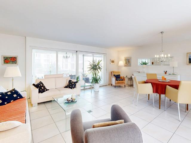 4.5 Zimmer Wohnung mit Wintergarten und Einstellhallenplatz