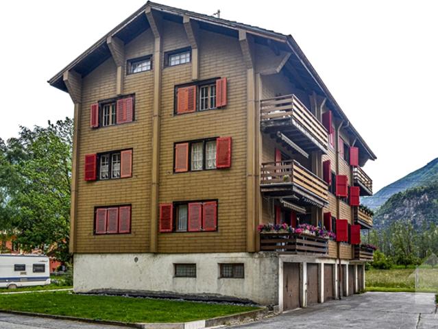 4,5 Zimmer Wohnung mit 80 m2 im 2. Stock eines kleinen Gebäudes