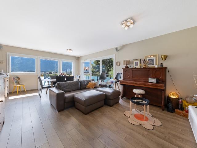 4,5 ZIMMER WOHNUNG – PANORAMABLICK – GARAGE – EXKLUSIV
