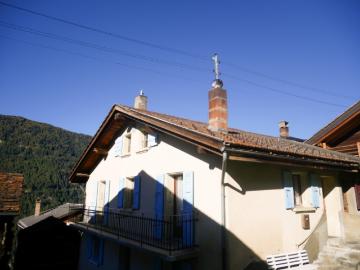 4,5 Zimmer, zum Renovieren im Dorfhaus in Chandonne