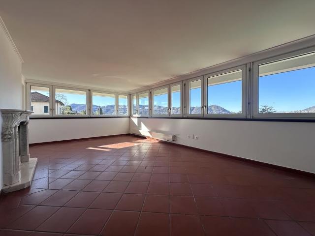 4.5 Zimmer, 140 m², 2. Stock