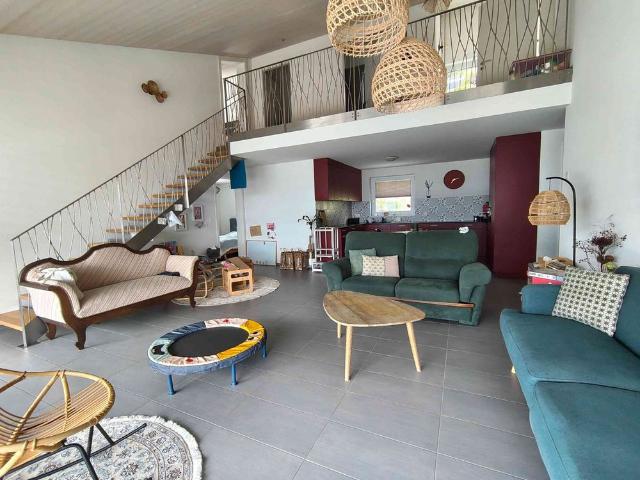 4.5 Zimmer, 140 m², 2. Stock