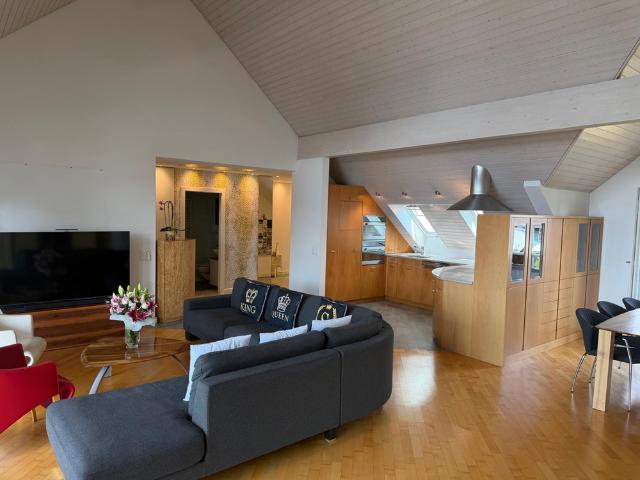 4.5 Zimmer, 145 m², 2. Stock
