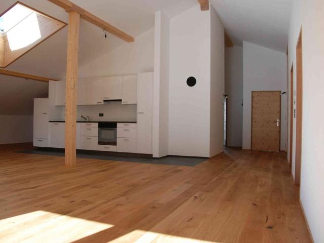 4.5 Zimmer, 150 m², 1. Stock