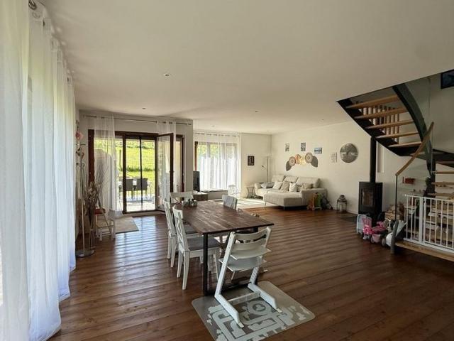 4.5 Zimmer, 155 m², EG
