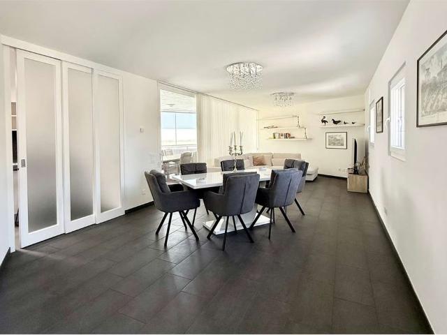 4.5 Zimmer, 160 m²